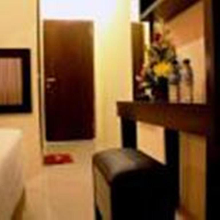 Asher Bali Transit Kuta  Bilik gambar
